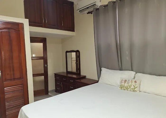 Hotel Jacuzzi: Apartamentos En Edificio Amapola Zona Colonial Malecón
